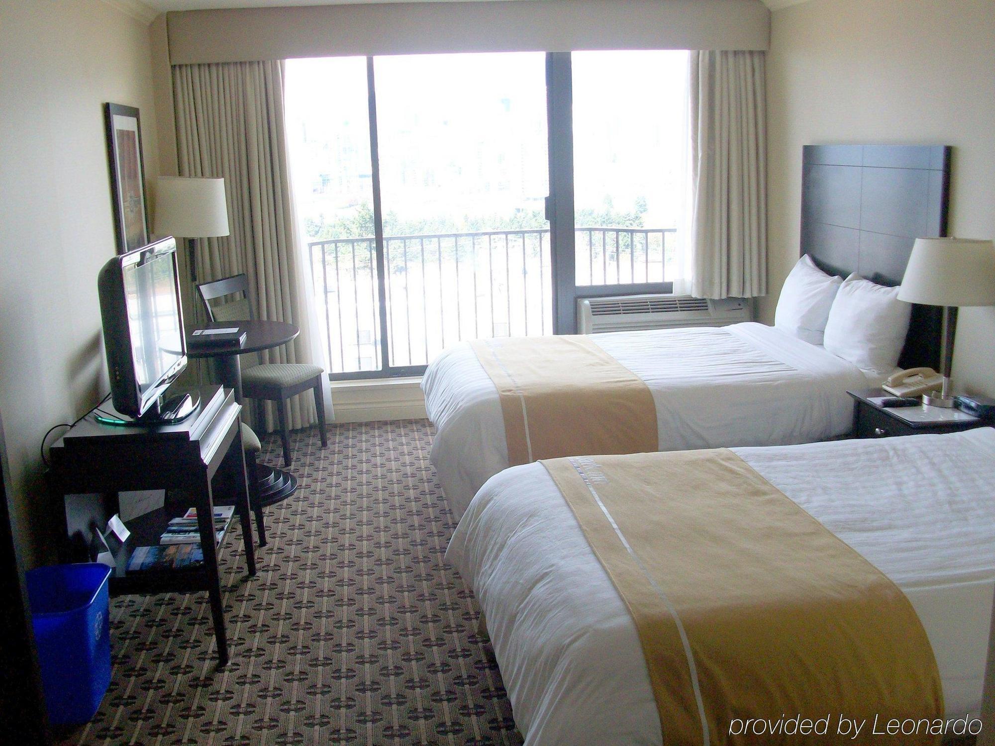 Park Inn & Suites By Radisson Vancouver Room photo
