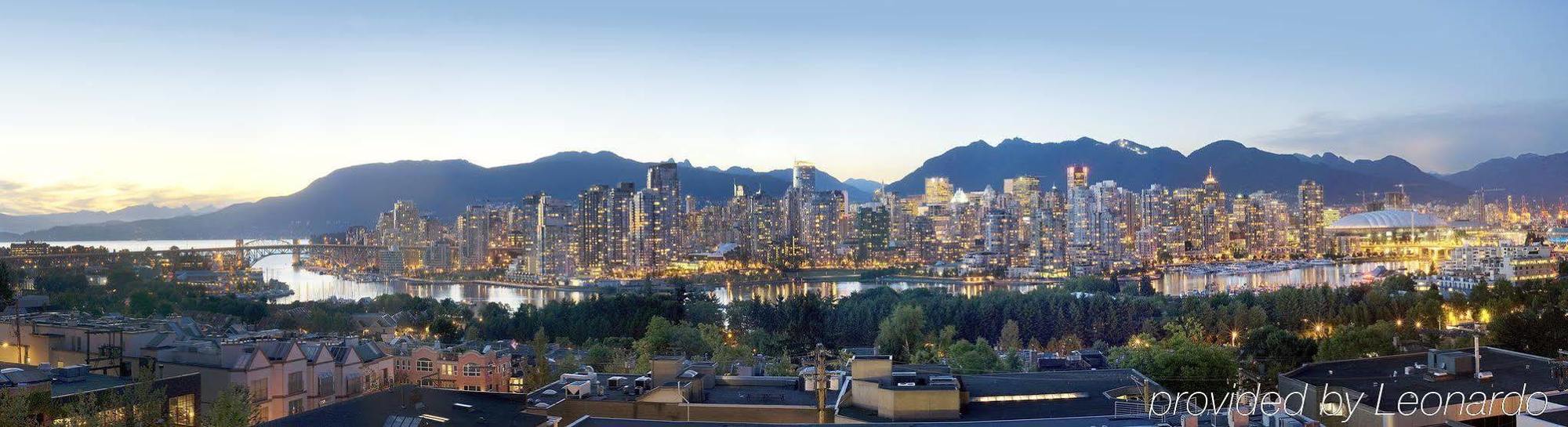 Park Inn & Suites By Radisson Vancouver Exterior photo