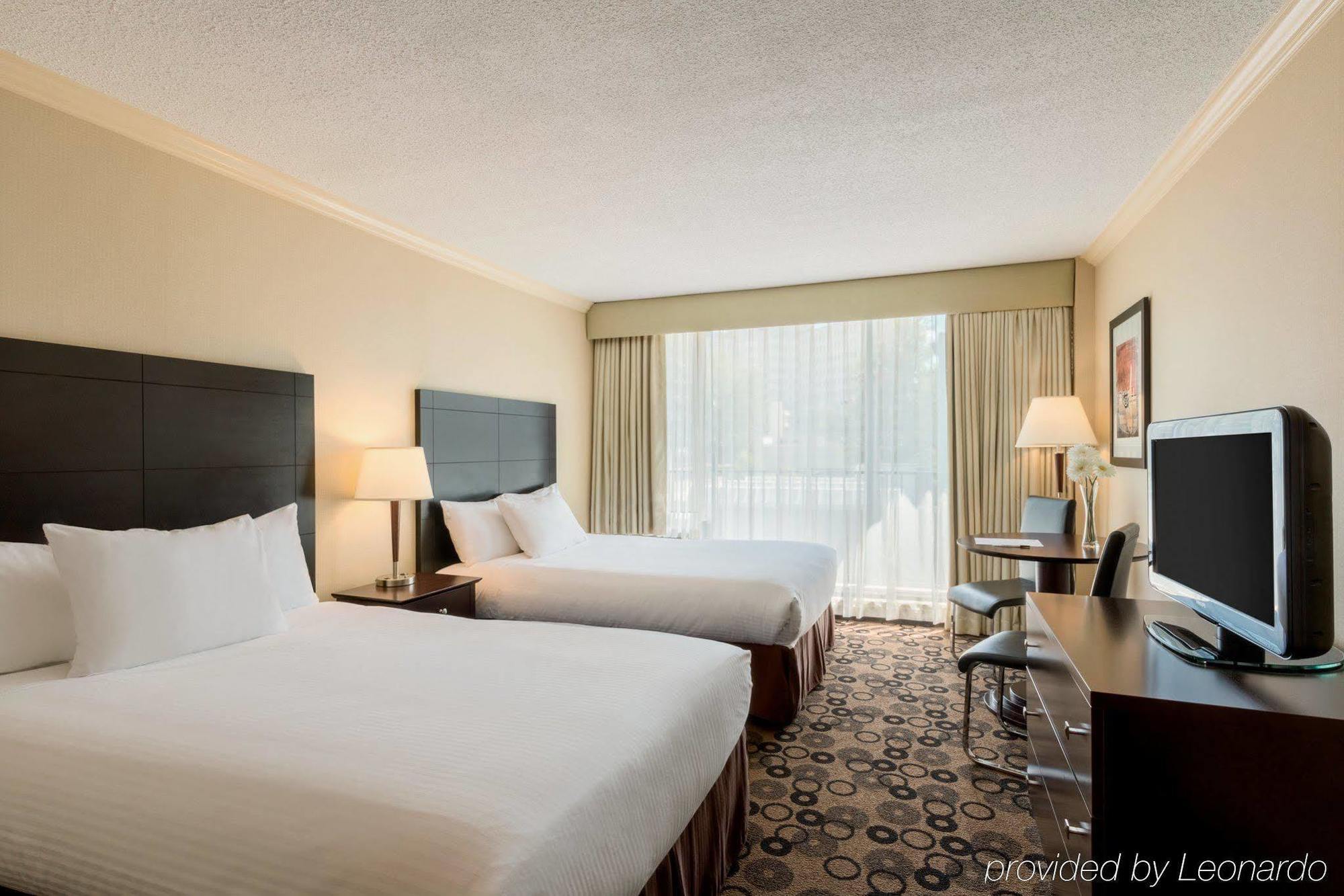 Park Inn & Suites By Radisson Vancouver Exterior photo