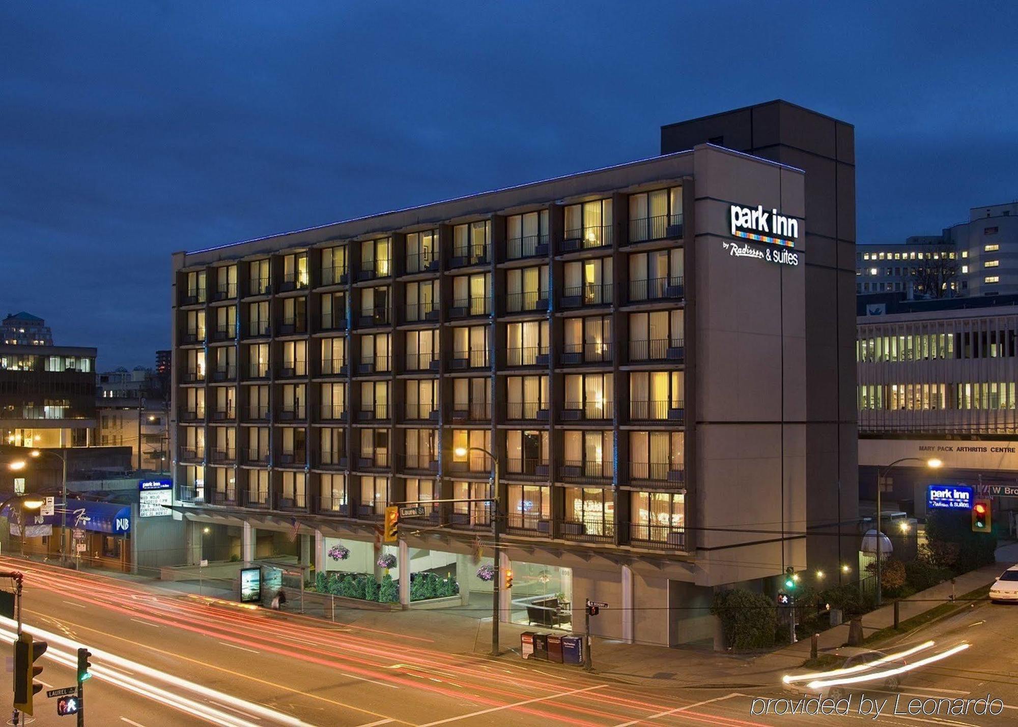Park Inn & Suites By Radisson Vancouver Exterior photo