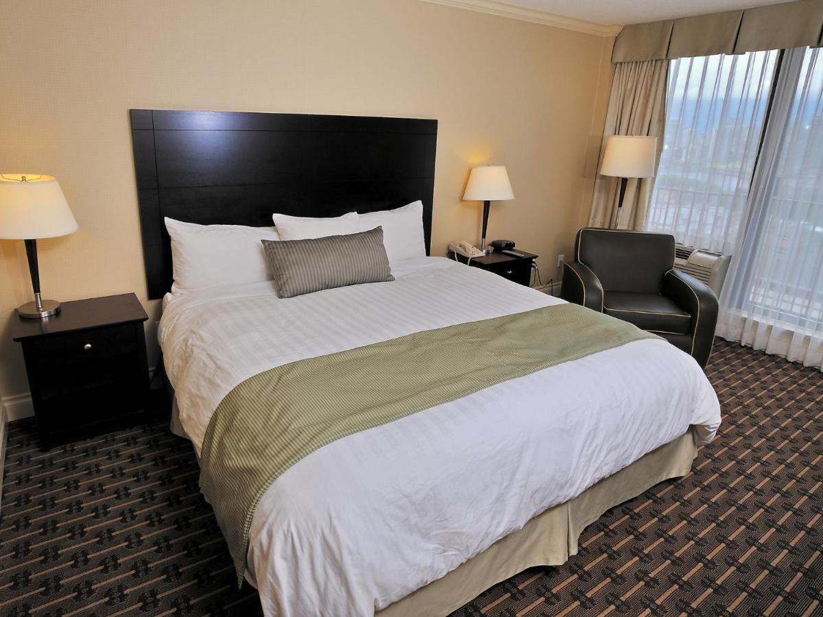 Park Inn & Suites By Radisson Vancouver Exterior photo